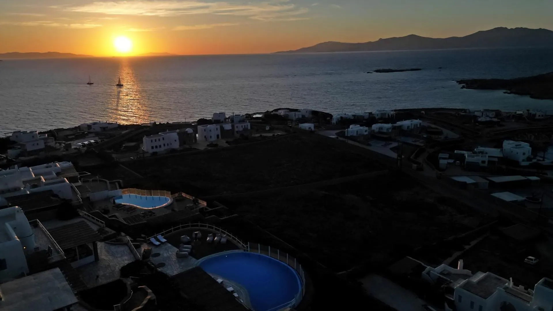 Patron 1 & 2 Pool Sunset Villas- Seven Bedrooms & Five Bedrooms Mykonos Town Grèce